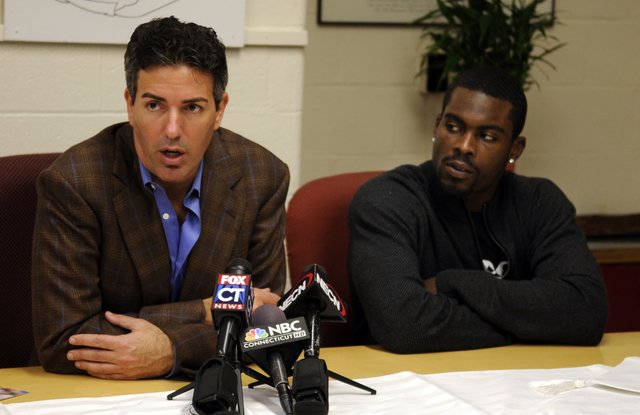 Michael Vick and Wayne Pacelle team up in the wake of felony dog fighting conviction ~NBC News